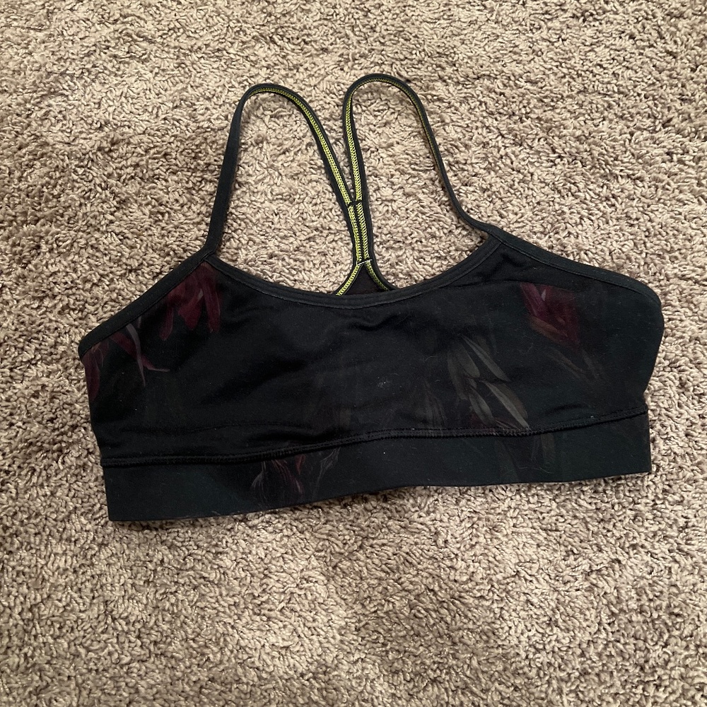 Lululemon sports bra size 6